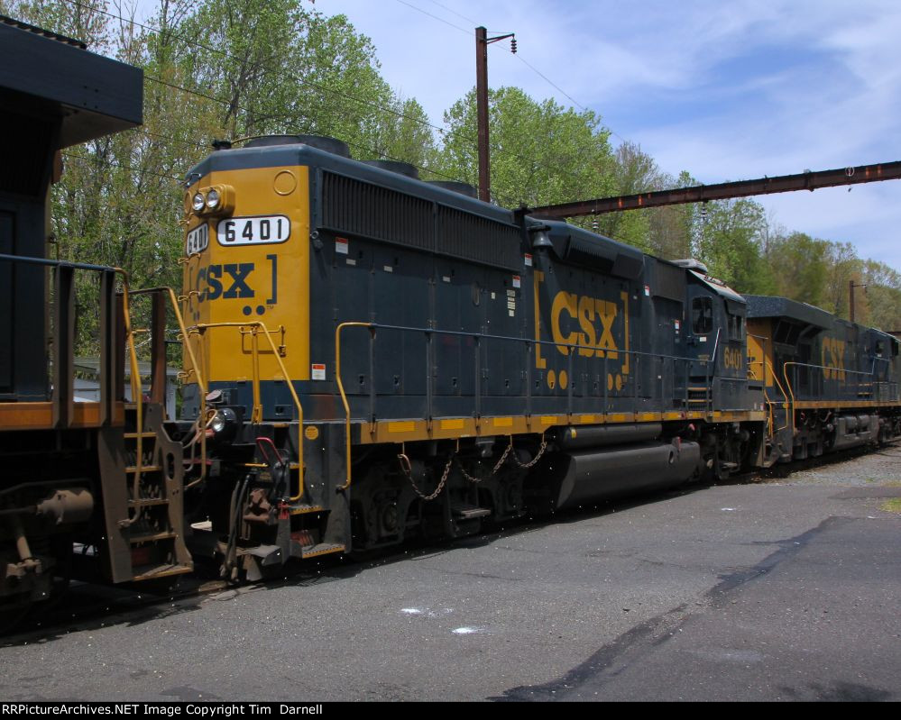 CSX 6401 going away on M410